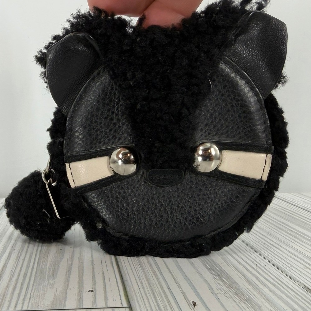 Coach Raccoon Coin Purse Black Pebbled Leather Shearling Pom Pom Wallet - Picture 2 of 7